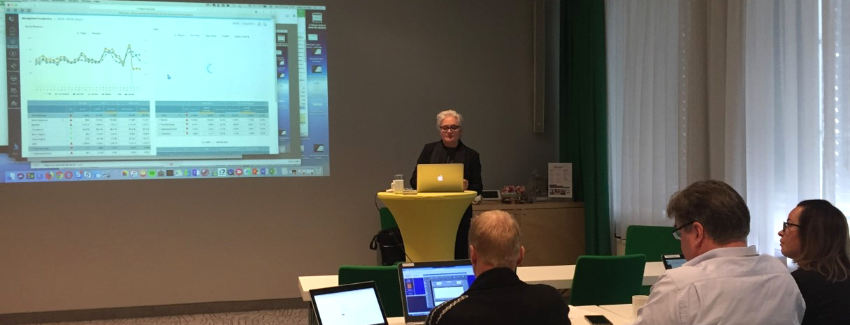 Helen de Boer presenting PMI Management Perspective News: Helen de Boer presenting PMI Management Perspective